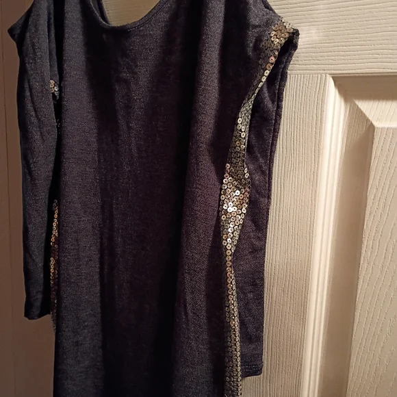 NWOT VENUS Cold Shoulder Black and Silver Dress - Picture 3 of 7
